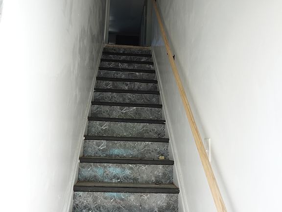 5th image of 472 Michigan Ave #2