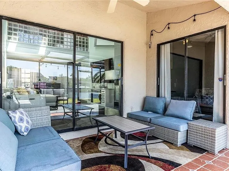 10438 Saint Tropez Pl — Photo 19