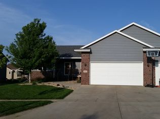 404 Erin Cir, Hartford, SD 57033