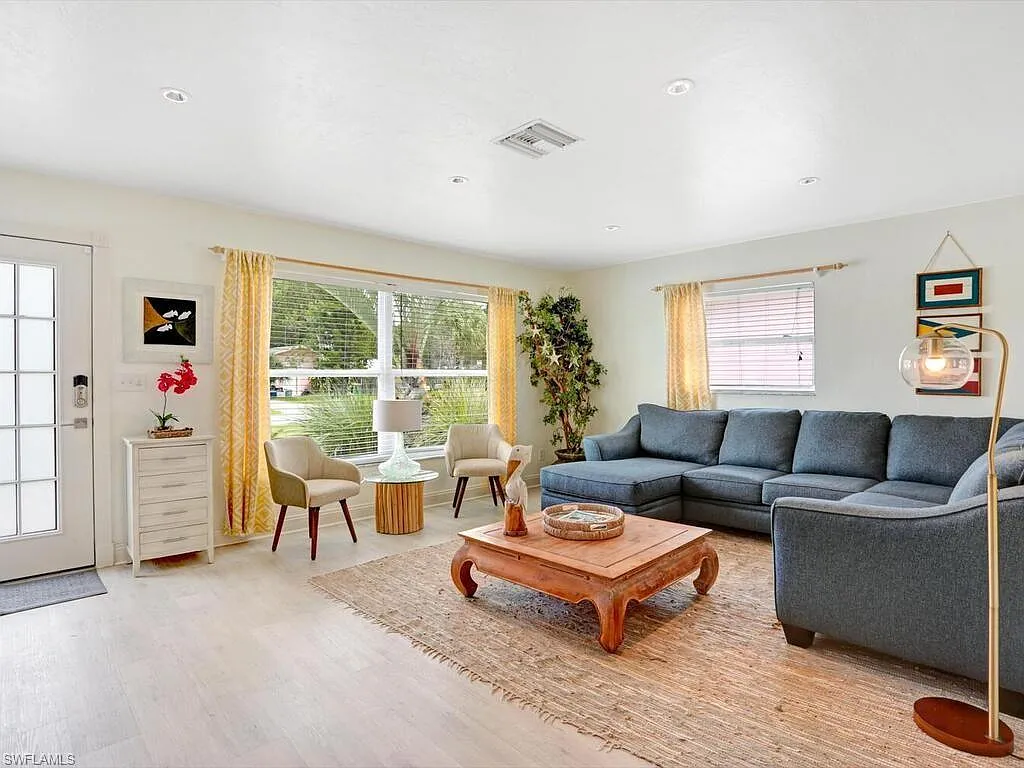 3 bed, 2.0 bath, 1711 sqft, $4,500 — Photo 4