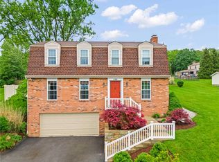 295 Sugar Camp Rd, Venetia, PA 15367