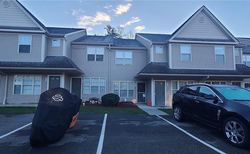 1st image of 555 Gregory Court