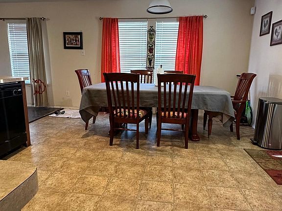 4th image of 1379 Hillside Dr