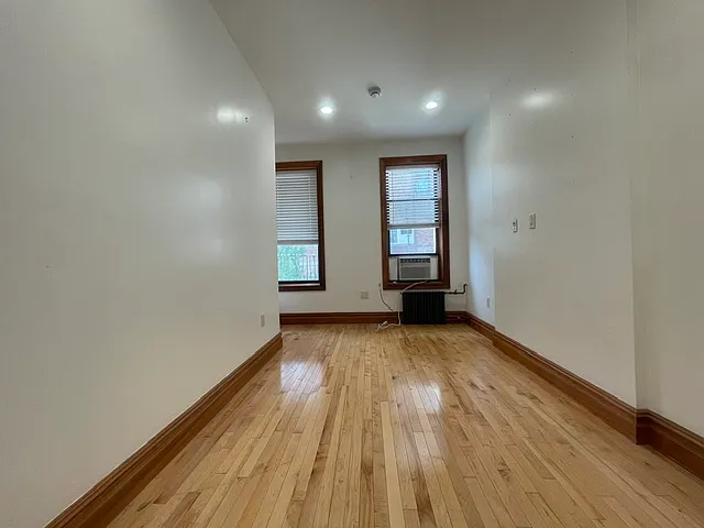 338 8th St #3R — Photo 3