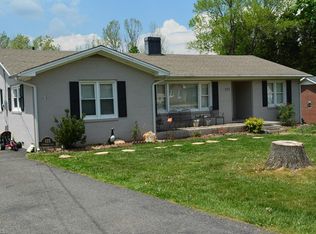 125 Lynchburg Rd, Pilot Mtn, NC 27041