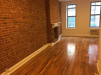 Rented by Metropolis Real Estate of Manhattan