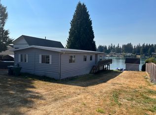 4821 N Island Dr E, Bonney Lake, WA 98391