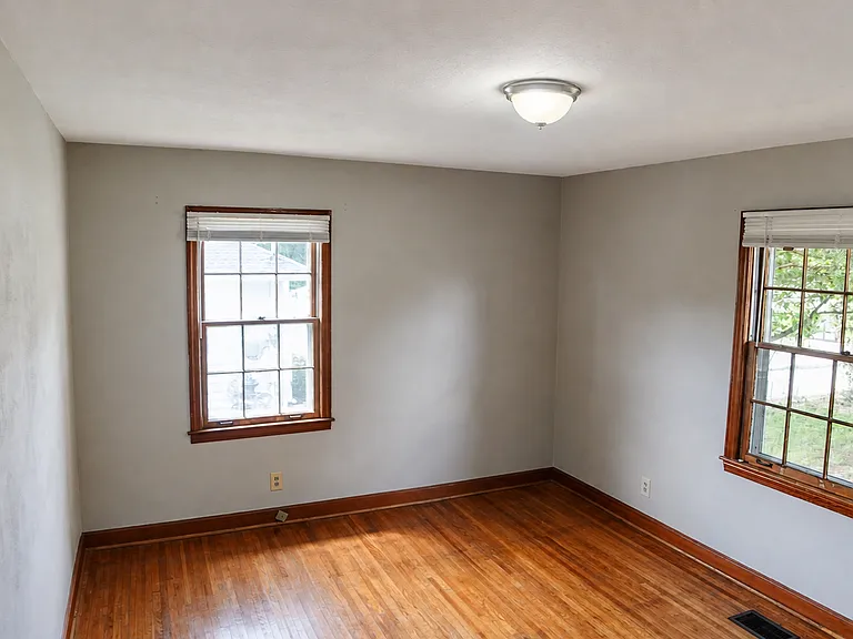 610 Mauldeth Rd — Photo 11