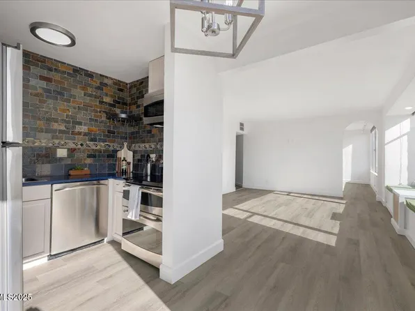 280 Island Ave APT 906, Reno, NV 89501