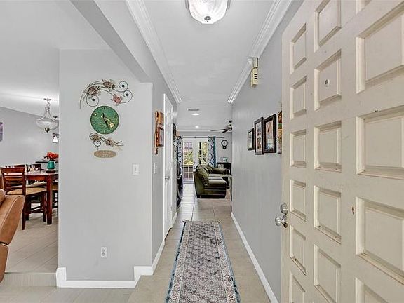 3rd image of 110 Beaufort Dr