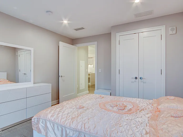 15 Morris Ave #507 — Photo 25