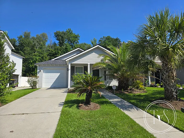 17 Ristona Dr — Photo 2
