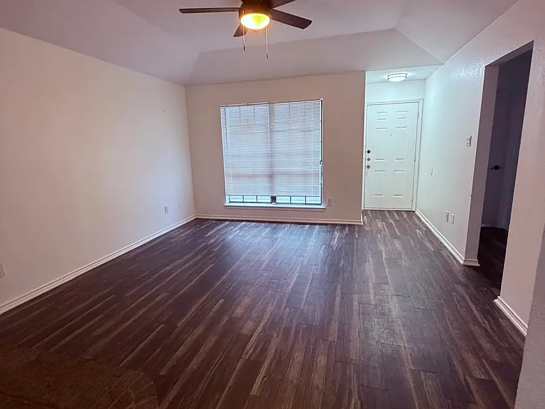6310 Shasta Trl — Photo 11