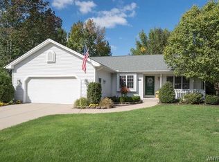 3658 Old Lakeview Rd, Hamburg, NY 14075