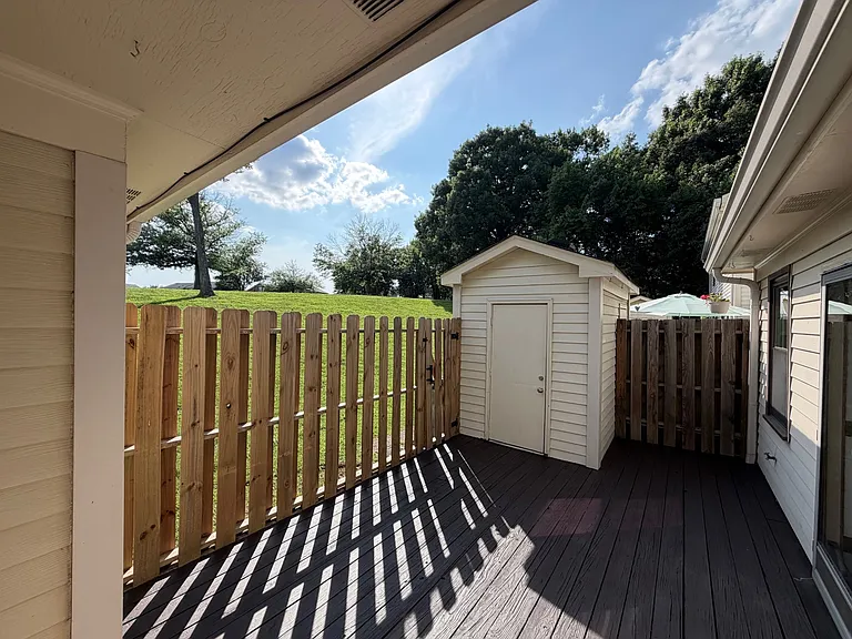 316 Brentwood Point — Photo 8