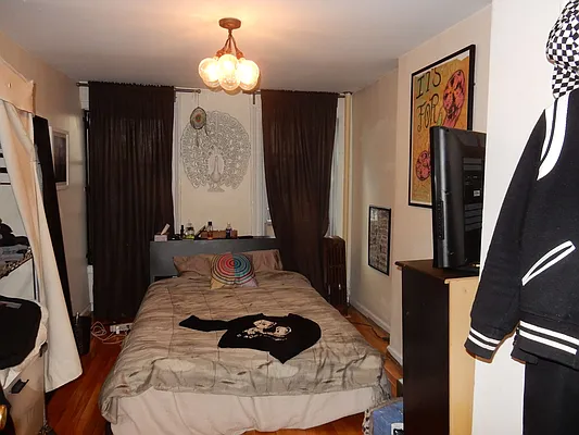 Rented by Aimee Grodanz, LREB | media 22