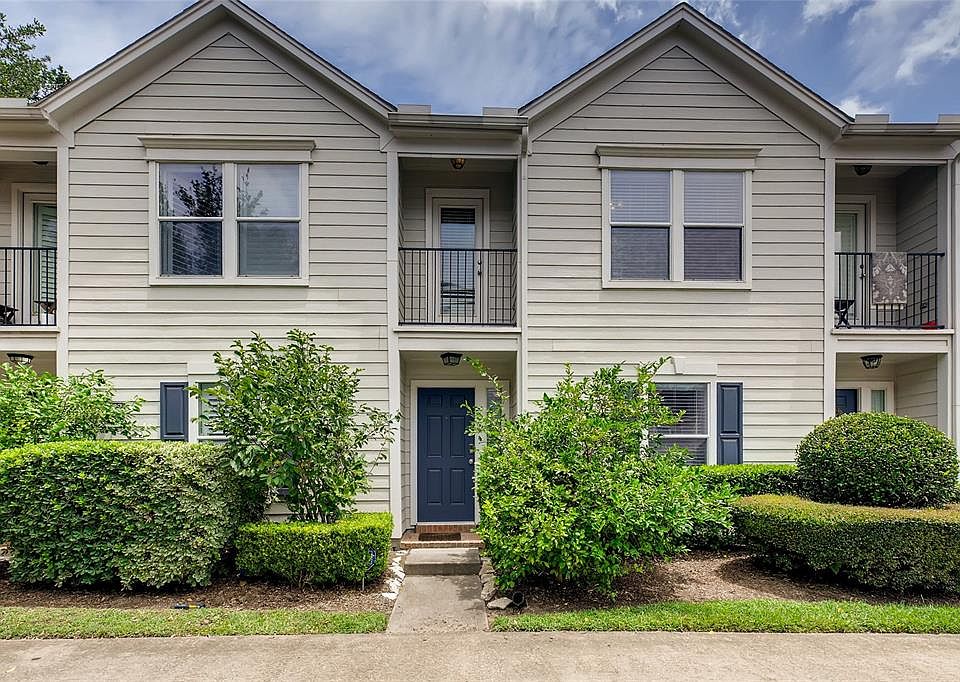 1st image of 926 W Heights Hollow Ln
