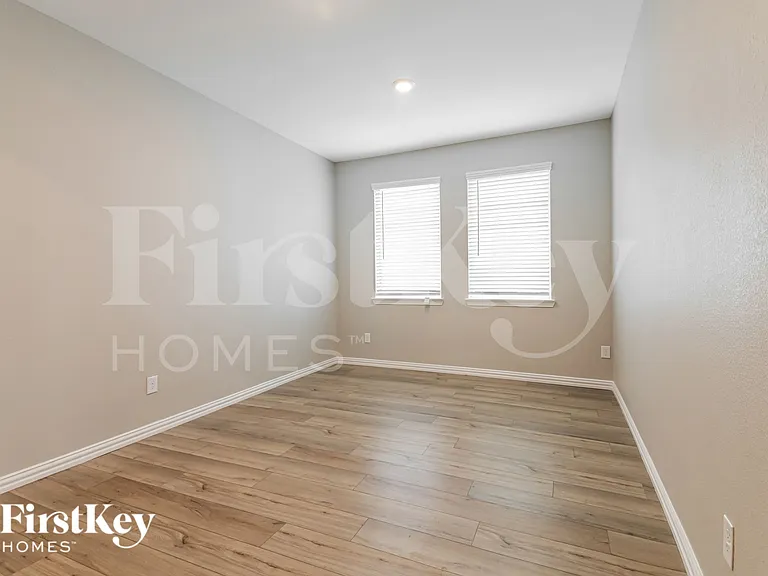 5217 Rockrose Ln — Photo 16