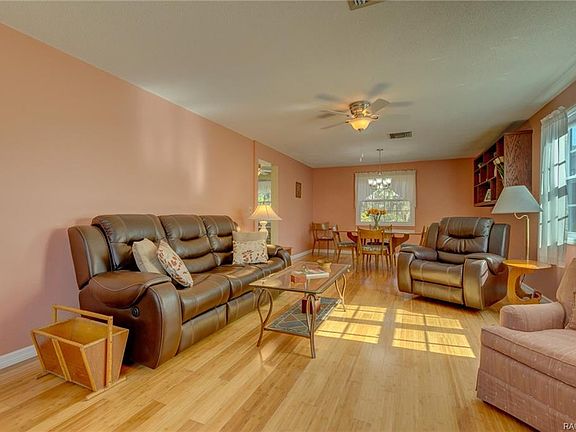 4th image of 550 NW Magnolia Cir