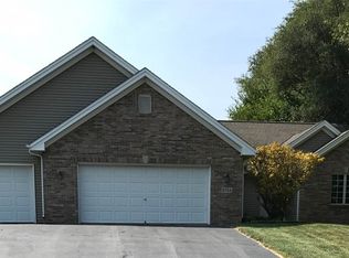6754 N Summit Dr, Byron, IL 61010