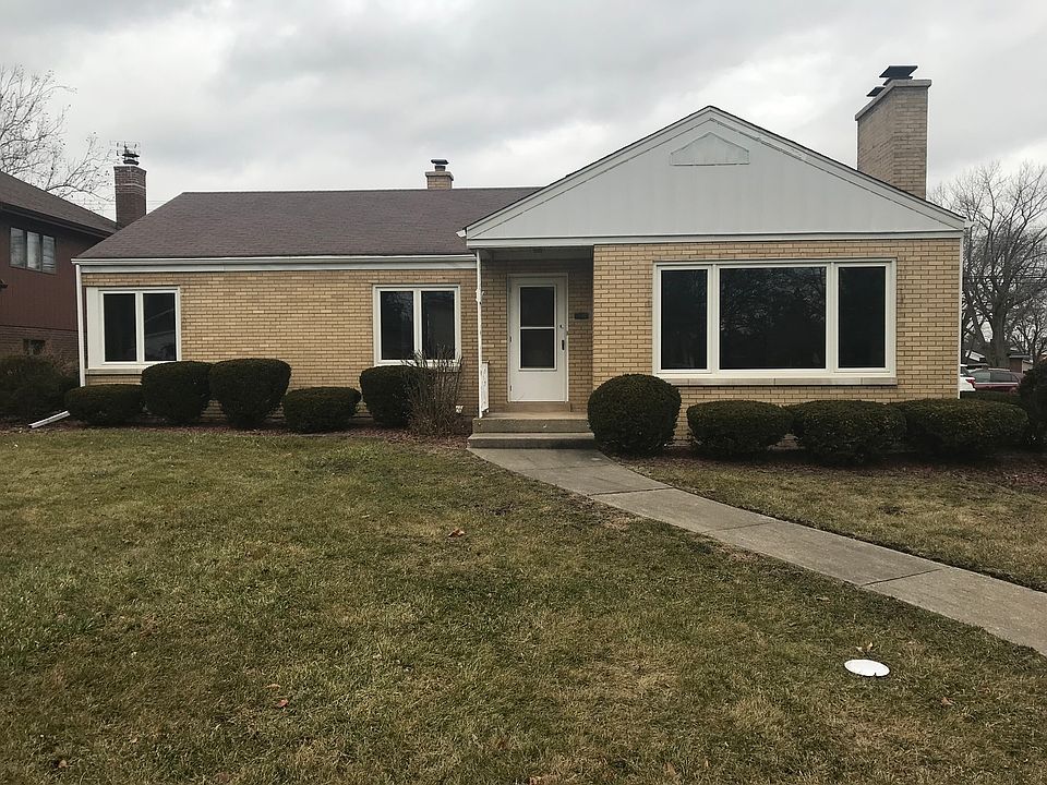 1st image of 241 Memorial Dr
