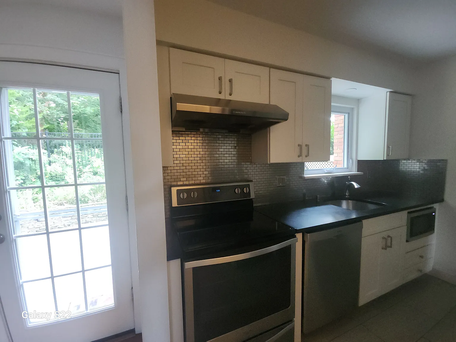 2 bed, 1.5 bath, 1000 sqft, $3,000 — Photo 4
