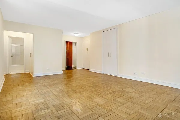 Rented by Anchor Associates | media 9