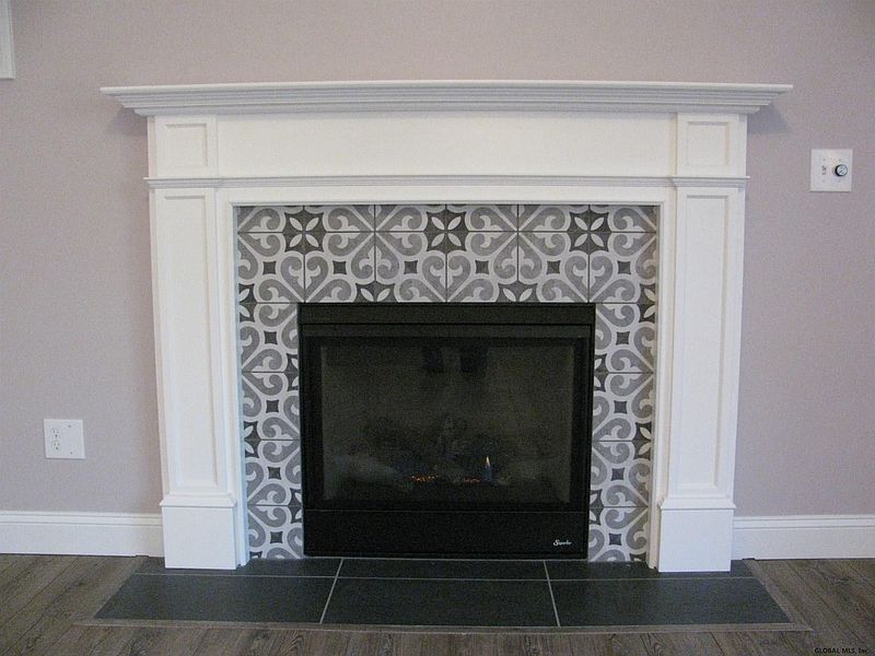 3rd image of 54A BRAMPTON Lane