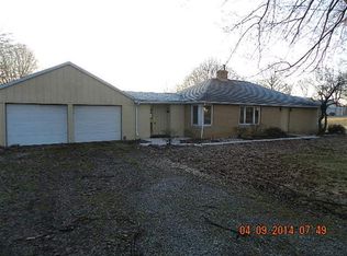 10904 N Syracuse Webster Rd, Syracuse, IN 46567