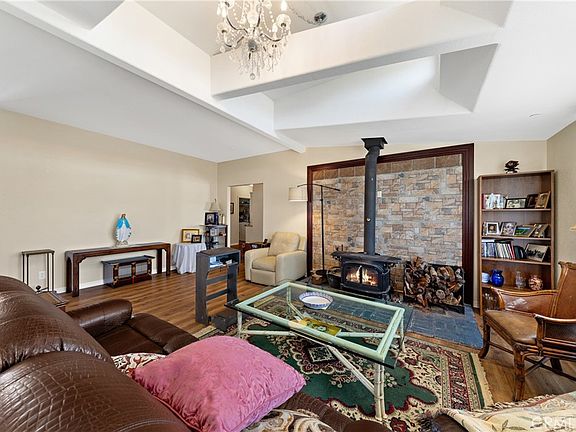 3rd image of 43267 Terwilliger Rd