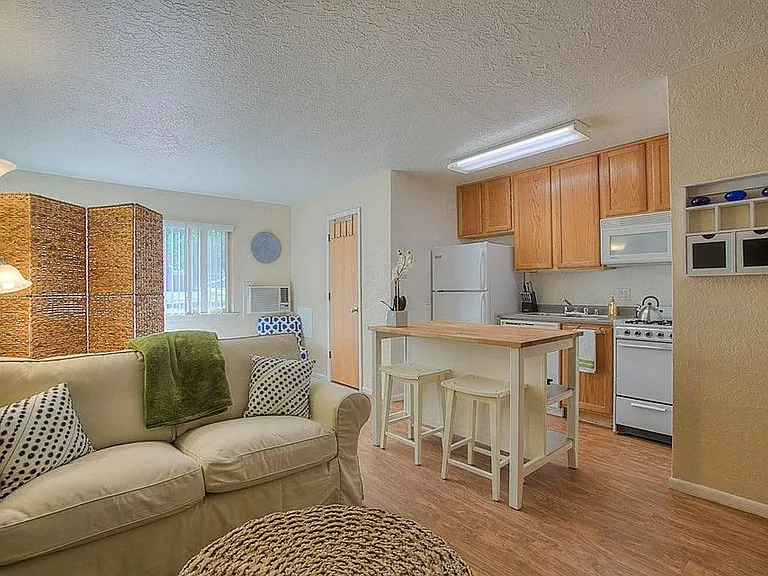 1409 Girard Blvd NE #U — Photo 18