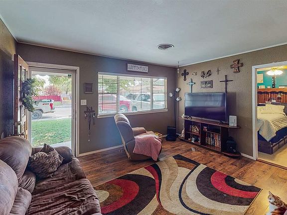 2nd image of 1132 W Coal Ave