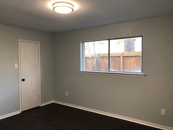 5th image of 3323 Palm Desert Ln #B