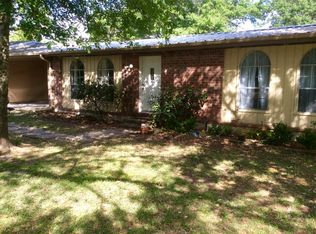 9500 Lake Forest Cir, Brenham, TX 77833