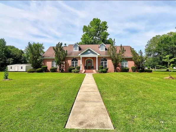 100 Willow Way, Headland, AL 36345