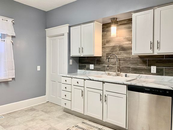 2nd image of 305 Jones St