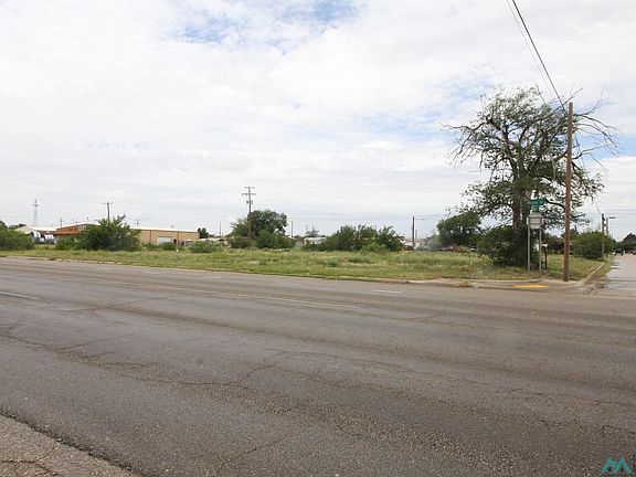 3rd image of 801 N Main St
