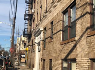 424 17th St, Union City, NJ 07087