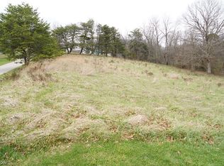 Chichester Ln, Parkersburg, WV 26104