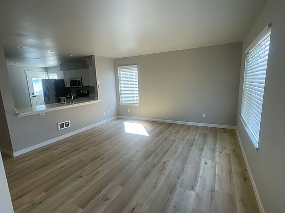 3rd image of 8717 8th Pl NE