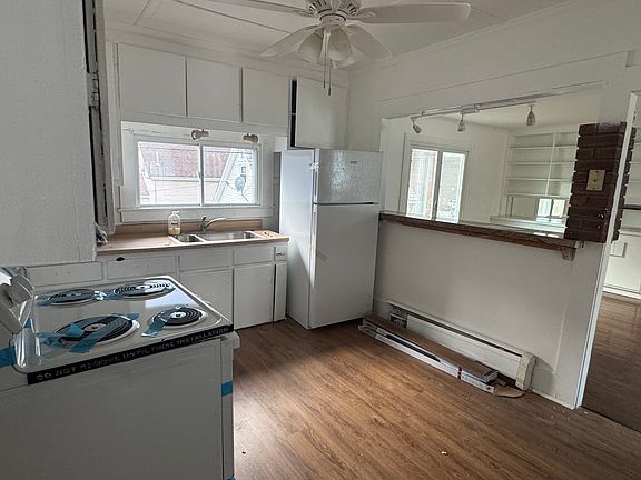 3rd image of 28 Washington Ave #2