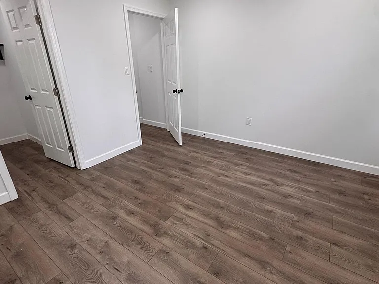 2606 W Fairmount Ave — Photo 12