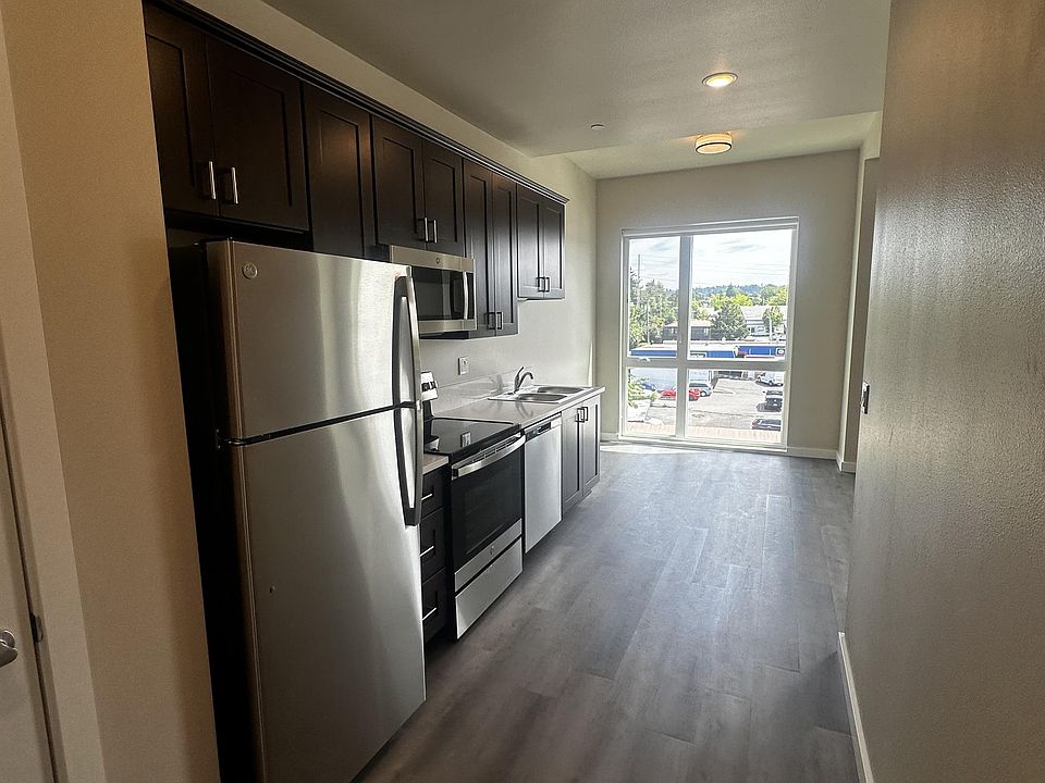 1st image of 12547 SW Main St