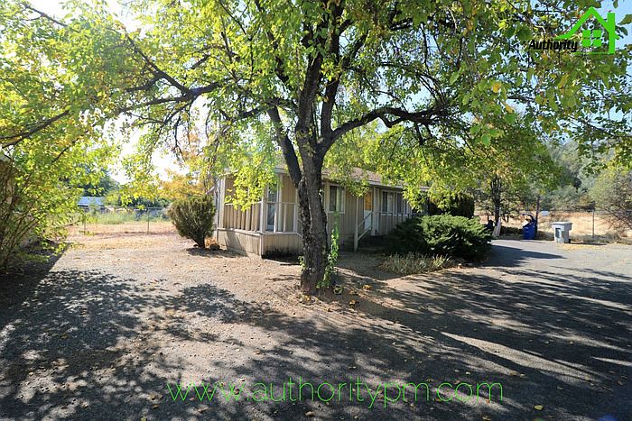 1st image of 3586 Railroad Ave