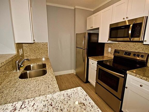 3rd image of 630 S Sapodilla Ave APT 233