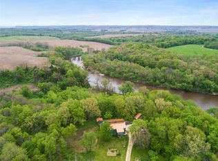 8022 Slide Rock Rd, Anamosa, IA 52205