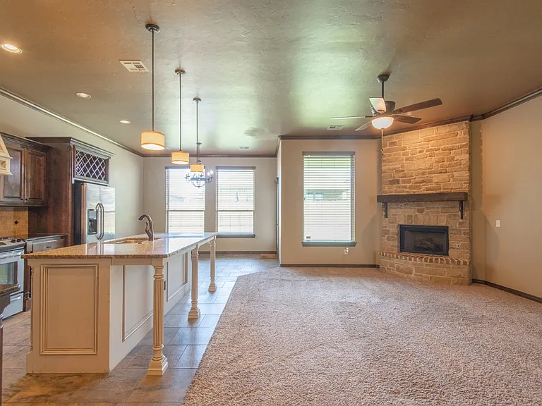 701 Lindsey Ln — Photo 10