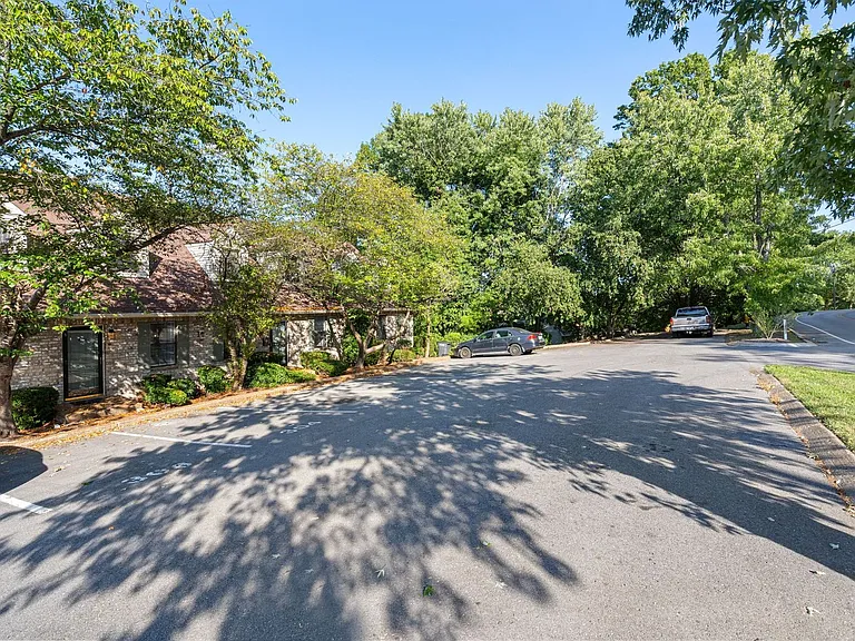 304 Deerpoint Dr — Photo 22