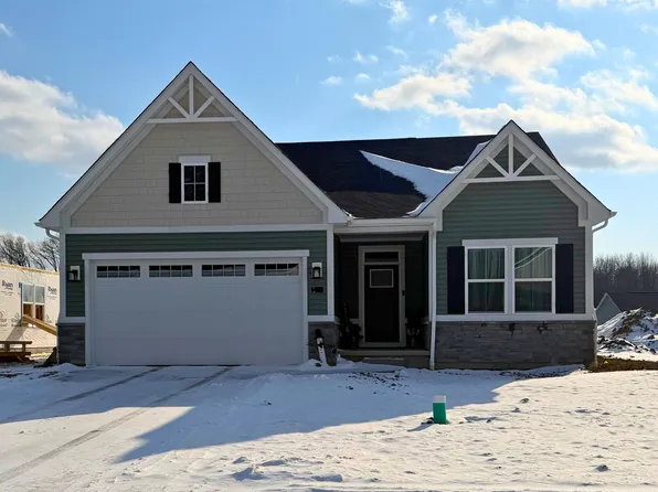 1207 Fox Run, Grafton, OH 44044