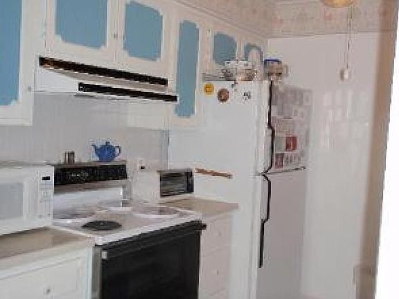 4th image of 450 W Downer Pl APT 3D